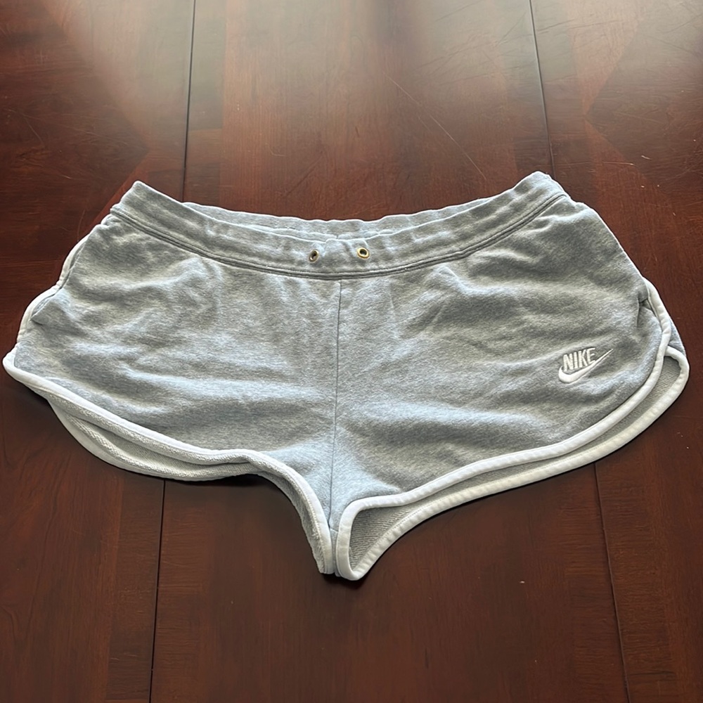 Nike Shorty Shorts : Size XL